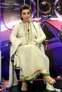 Ayesha Khan feet photo 8