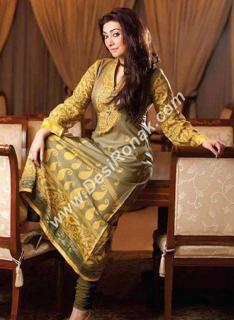 Ayesha Khan feet photo 4