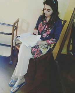 Ayesha Khan feet photo 3