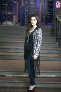 Ayesha Omer feet photo thumbnail