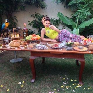 Ayesha Omer feet photo thumbnail