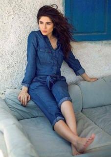 Ayesha Omer feet photo thumbnail