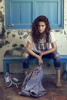 Ayesha Omer feet photo thumbnail