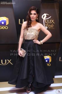 Ayesha Omer feet photo thumbnail