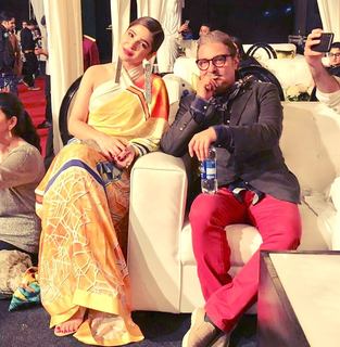 Ayesha Omer feet photo thumbnail