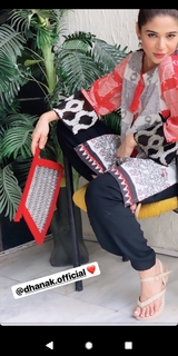 Ayesha Omer feet photo thumbnail