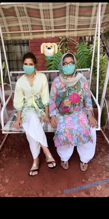 Ayesha Omer feet photo thumbnail