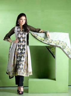 Ayesha Omer feet photo thumbnail