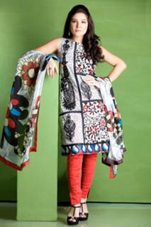 Ayesha Omer feet photo thumbnail