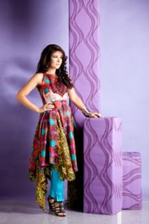 Ayesha Omer feet photo thumbnail