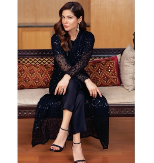 Ayesha Omer feet photo thumbnail