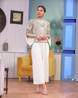 Ayesha Omer feet photo thumbnail