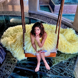 Ayesha Omer feet photo thumbnail