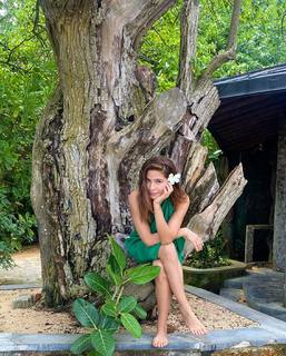 Ayesha Omer feet photo thumbnail