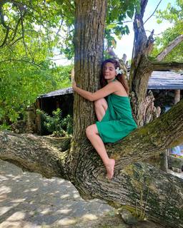 Ayesha Omer feet photo thumbnail