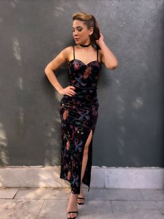 Ayesha Omer feet photo thumbnail