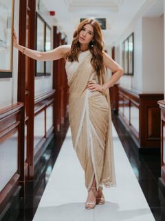 Ayesha Omer feet photo 2