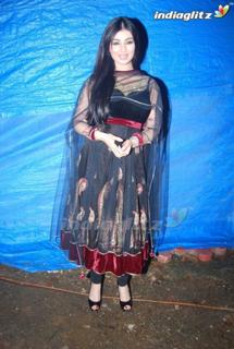 Ayesha Takia feet photo thumbnail