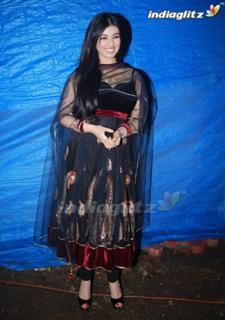 Ayesha Takia feet photo thumbnail