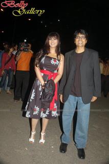 Ayesha Takia feet photo thumbnail