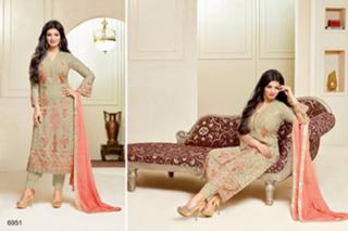 Ayesha Takia feet photo thumbnail