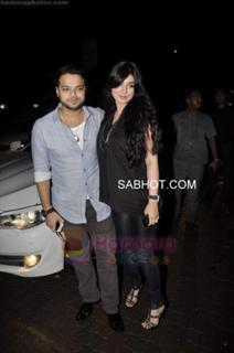 Ayesha Takia feet photo thumbnail