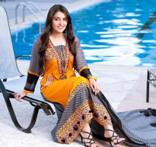 Ayeza Khan feet photo thumbnail