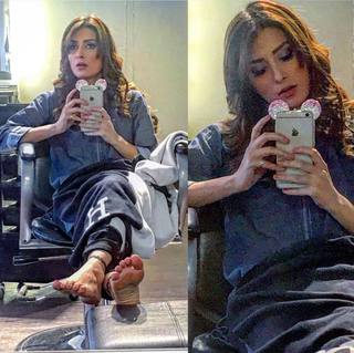Ayeza Khan feet photo thumbnail