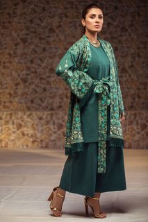 Ayeza Khan feet photo thumbnail