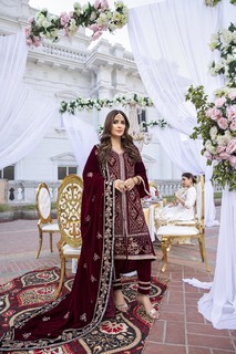 Ayeza Khan feet photo thumbnail