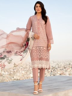 Ayeza Khan feet photo thumbnail