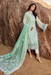 Ayeza Khan feet photo thumbnail