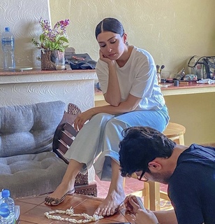 Ayeza Khan feet photo thumbnail