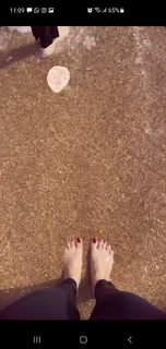 Ayeza Khan feet photo thumbnail