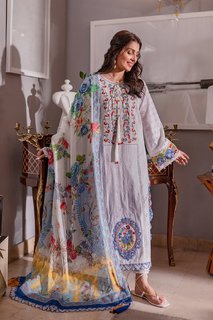 Ayeza Khan feet photo thumbnail