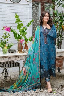 Ayeza Khan feet photo thumbnail