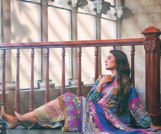 Ayeza Khan feet photo thumbnail