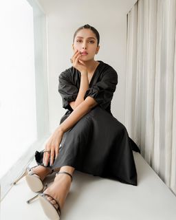 Ayeza Khan feet photo thumbnail