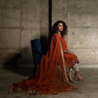 Ayeza Khan feet photo thumbnail