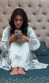 Ayeza Khan feet photo thumbnail