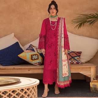 Ayeza Khan feet photo thumbnail