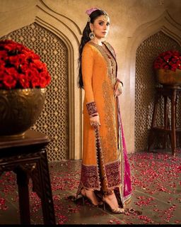 Ayeza Khan feet photo thumbnail