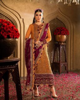 Ayeza Khan feet photo thumbnail