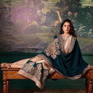 Ayeza Khan feet photo thumbnail