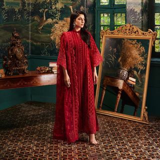 Ayeza Khan feet photo thumbnail