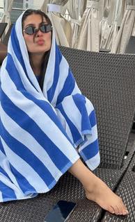 Ayeza Khan feet photo thumbnail