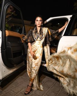 Ayeza Khan feet photo thumbnail