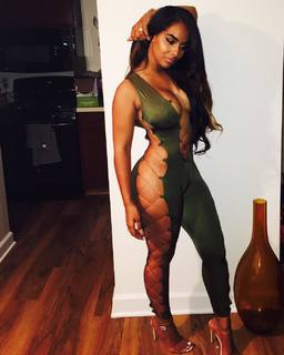 Ayisha Diaz feet photo thumbnail