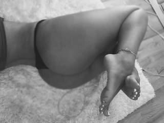 Ayisha Diaz feet photo thumbnail