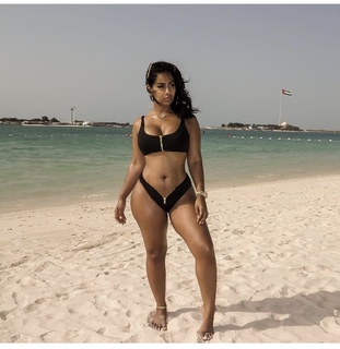 Ayisha Diaz feet photo thumbnail